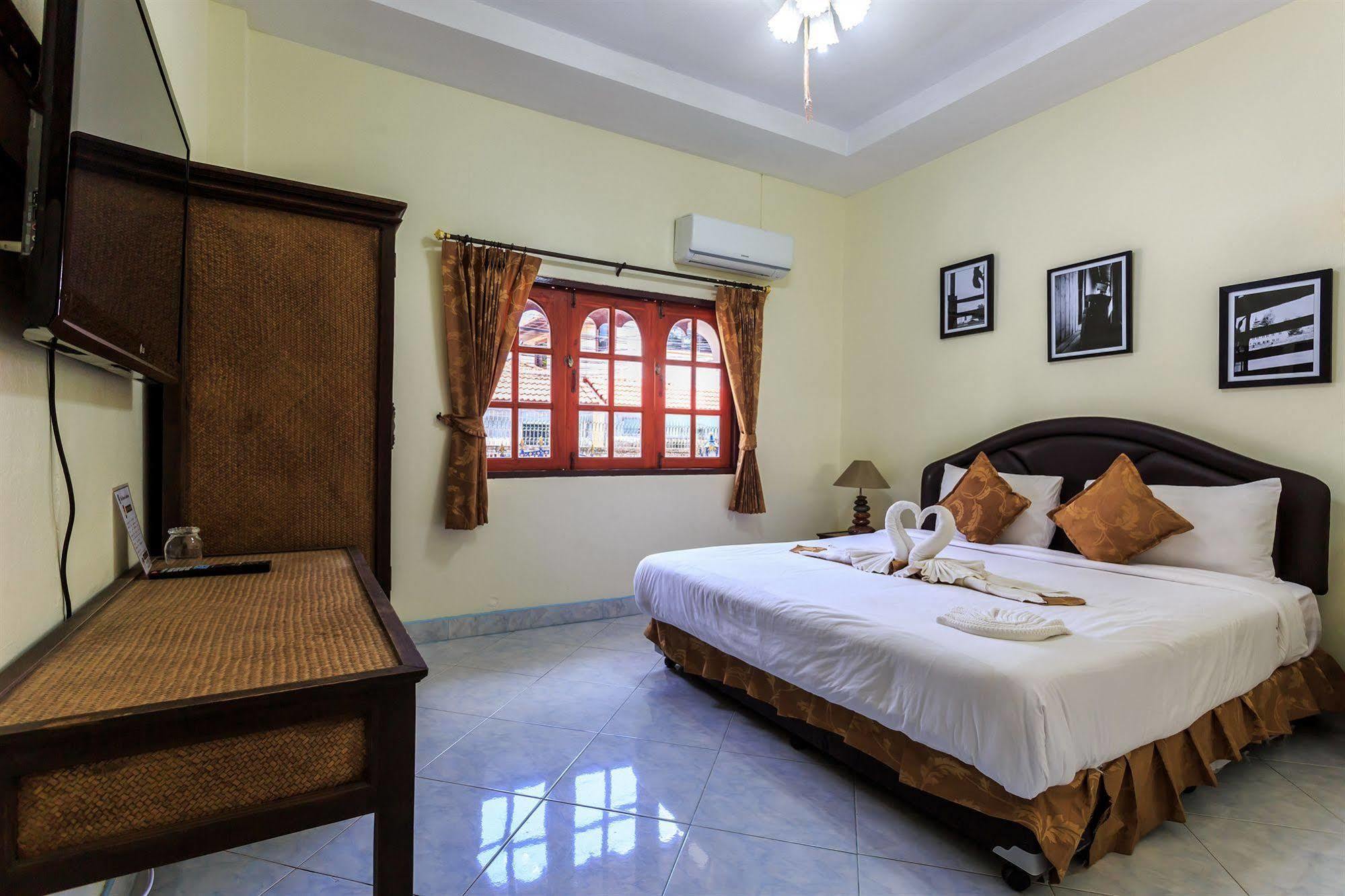 Eriksson Guesthouse Patong Eksteriør bilde