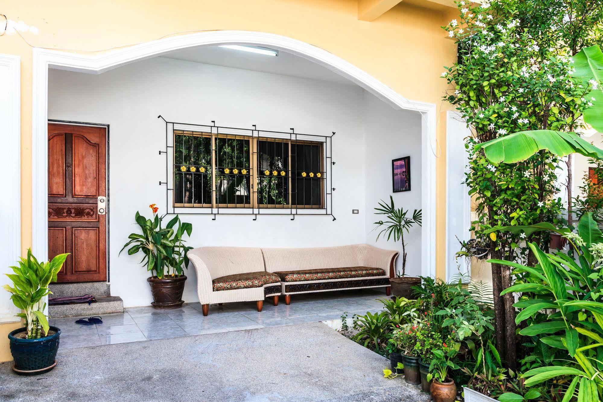 Eriksson Guesthouse Patong Eksteriør bilde