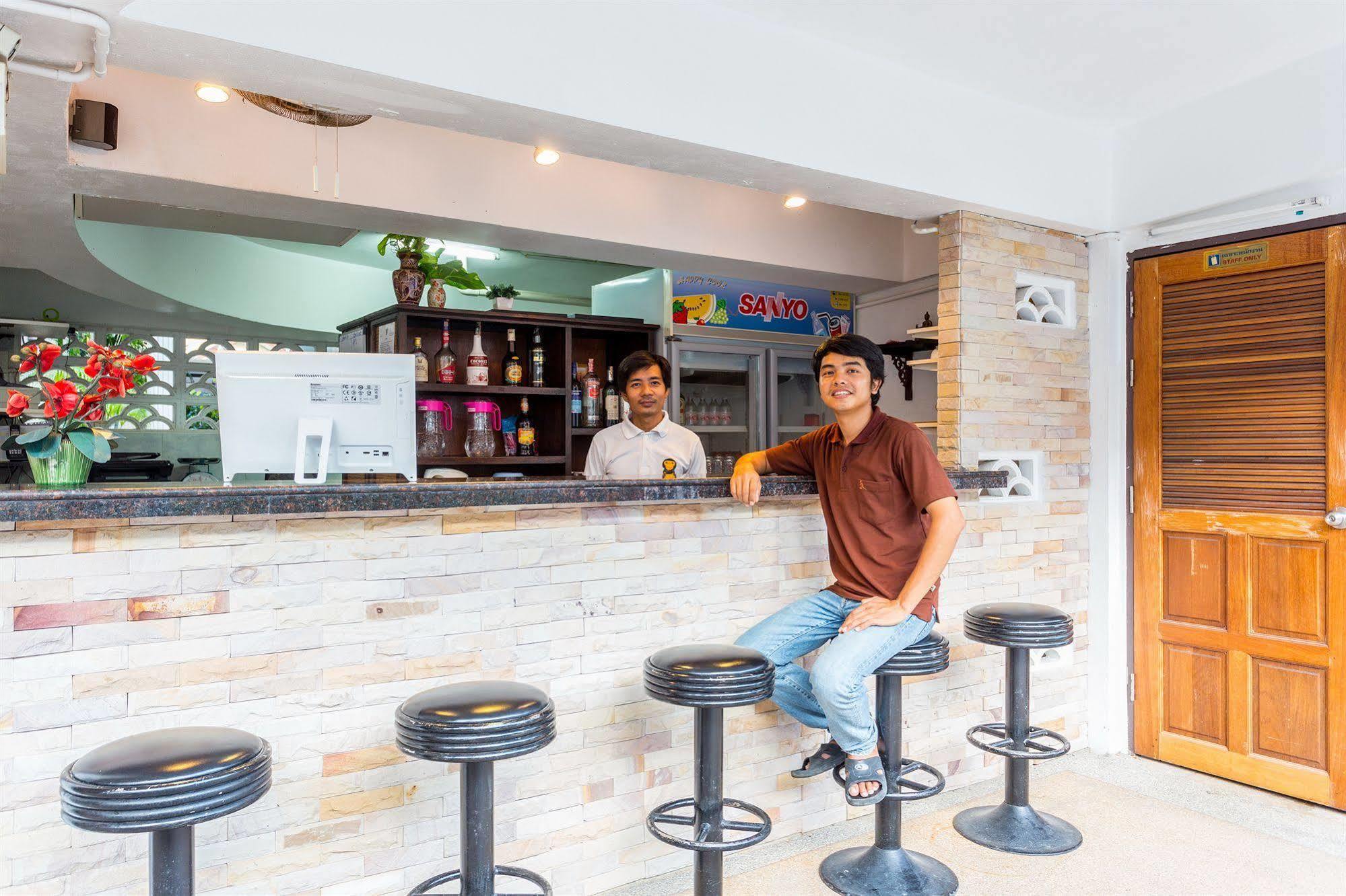 Eriksson Guesthouse Patong Eksteriør bilde