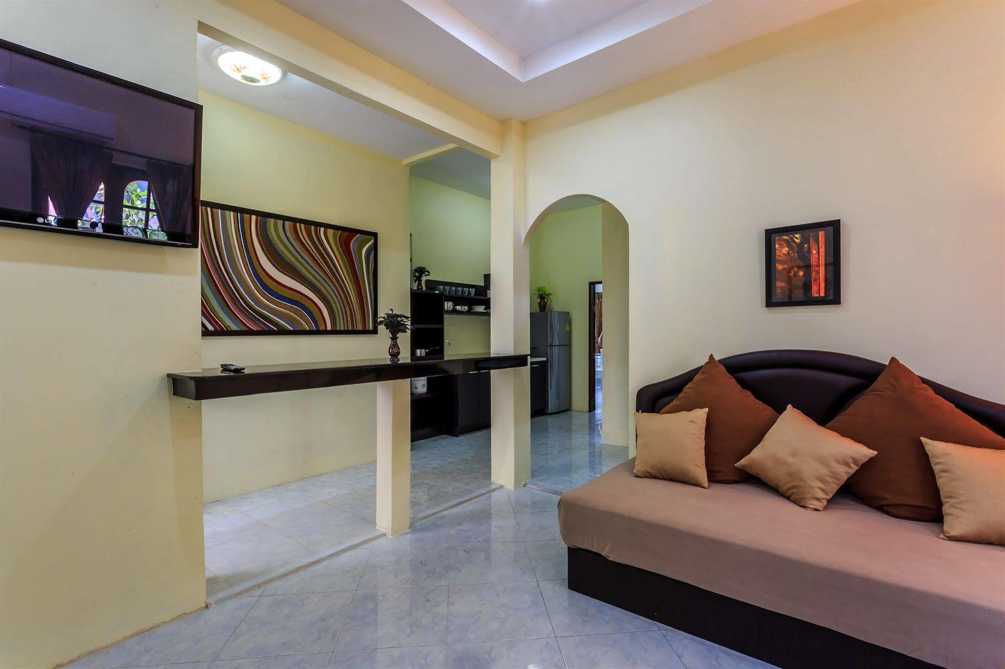 Eriksson Guesthouse Patong Eksteriør bilde