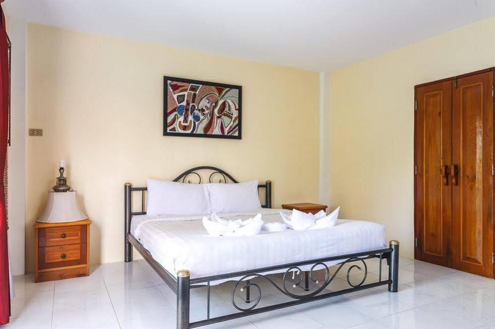 Eriksson Guesthouse Patong Eksteriør bilde